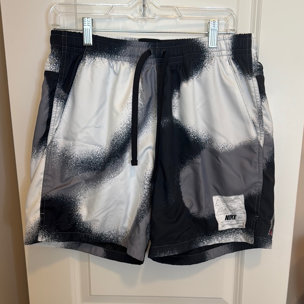 Nike Black and White Men's Shorts